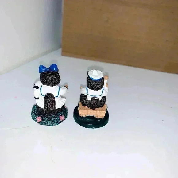 Robert Raikes Collectibles Two Miniature Nautical Sailor Beaver Figurines - Picture 4 of 4